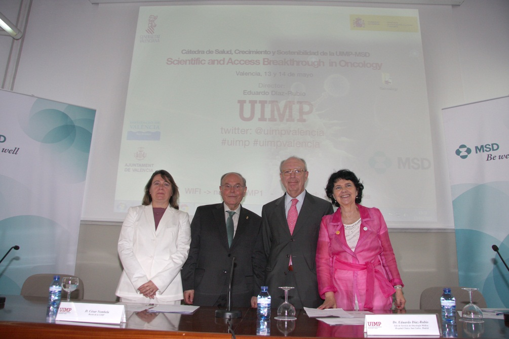 César Nombela inaugura un seminario sobre la innovación y los procesos regulatorios de los nuevos tratamientos oncológicos